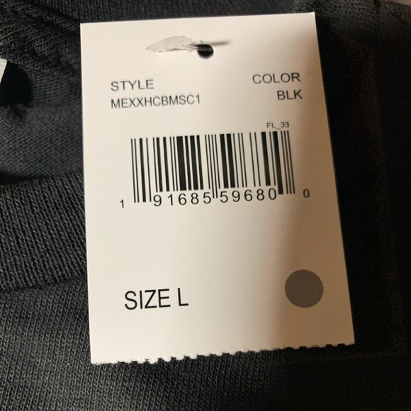 Don’t stop believing Christmas T-shirt New NWT - Picture 3 of 6